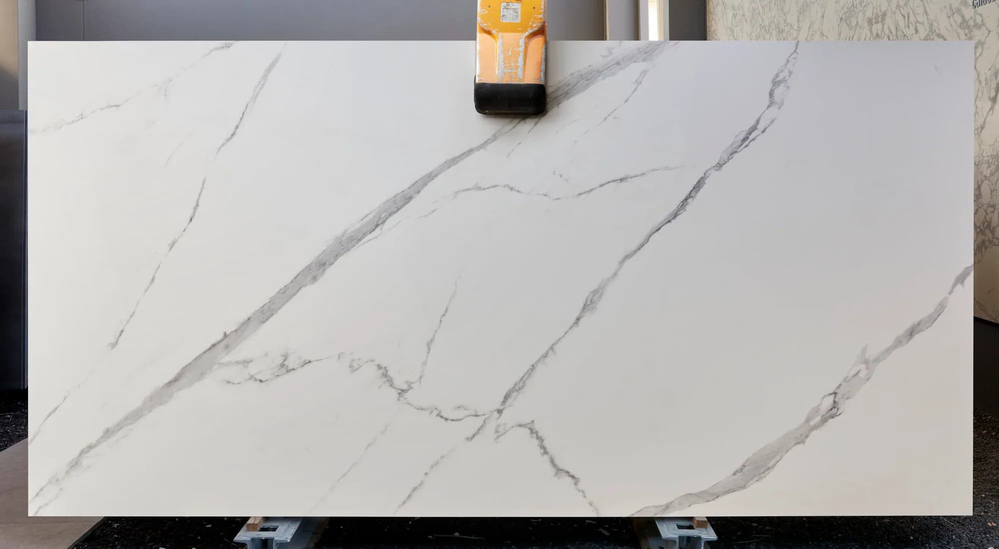 Extra Statuario — surface detail
